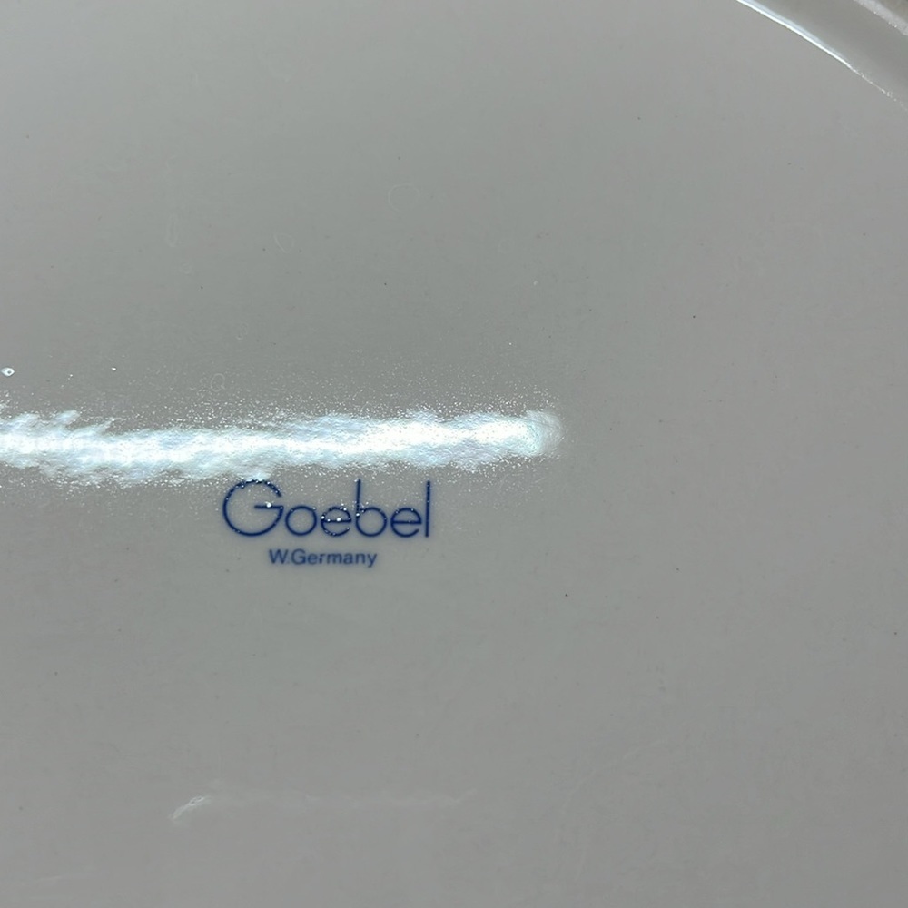 Goebel W Germany large bowl - Picture 7 of 8